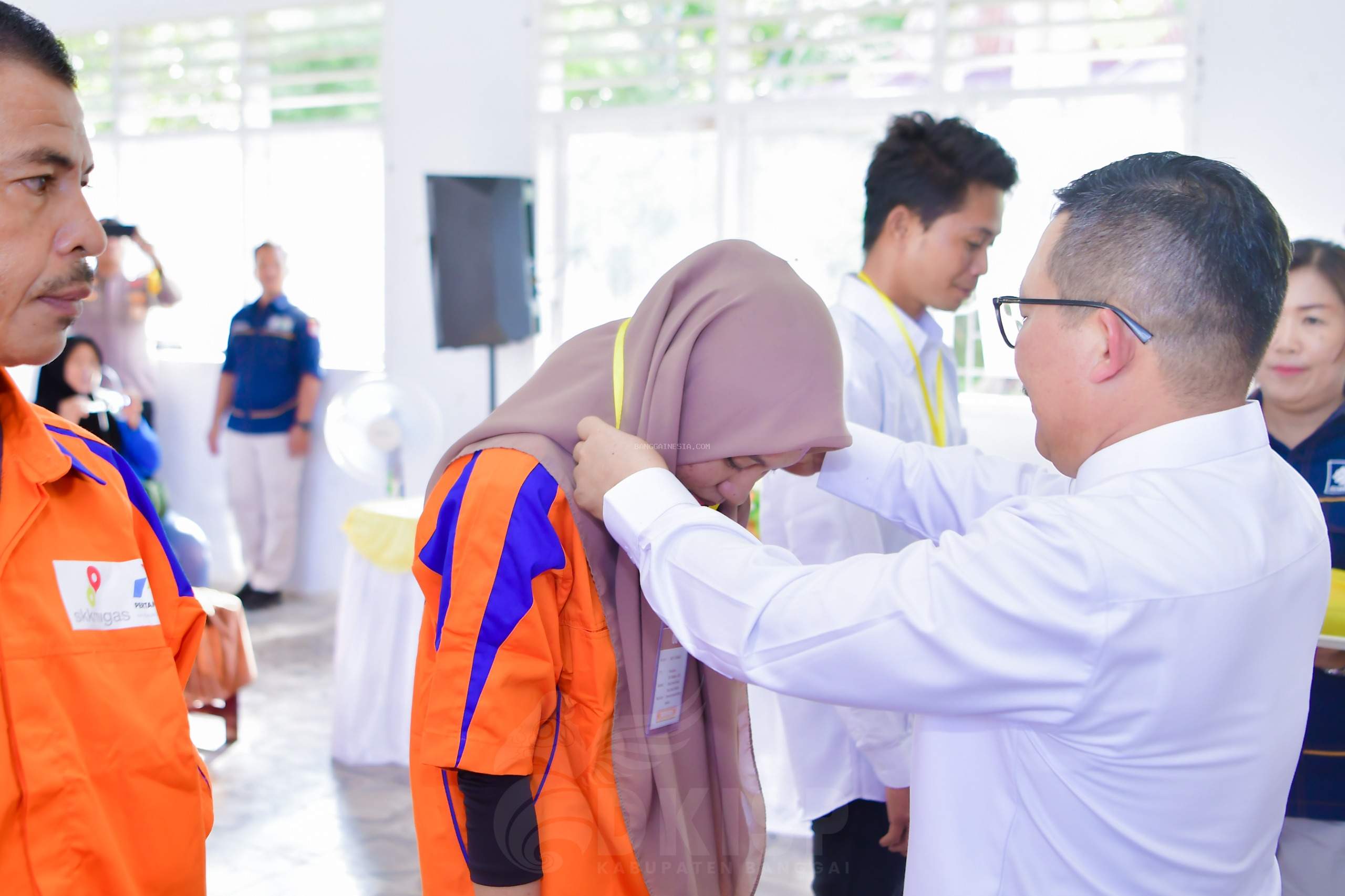 Bupati Banggai Lepas Peserta Pelatihan Pengelasan 6G ke Batam