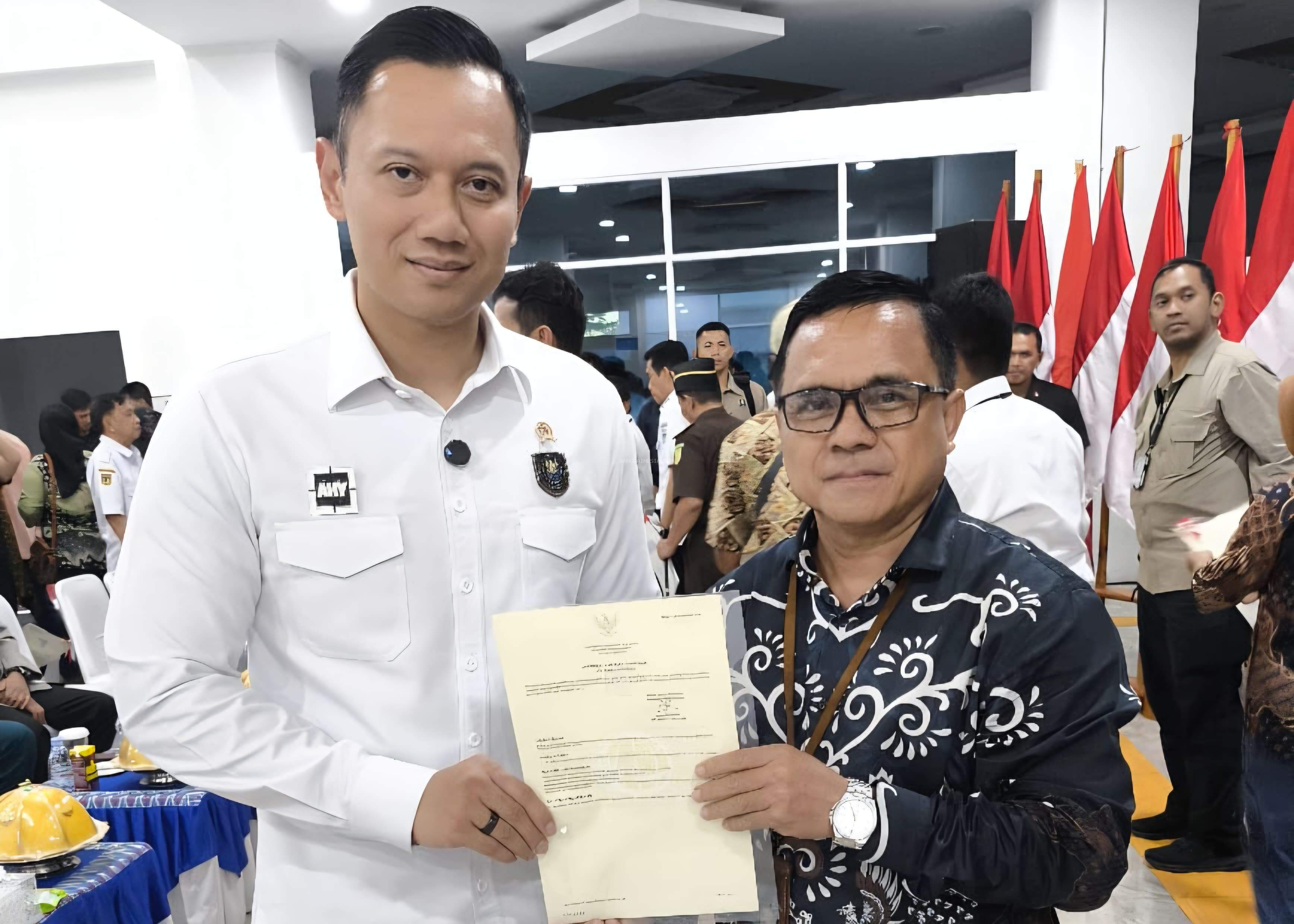 Jamin Kepastian Hukum Pembangunan Listrik, PLN UIP Sulawesi Terima 58 Sertifikat Tanah di Donggala 