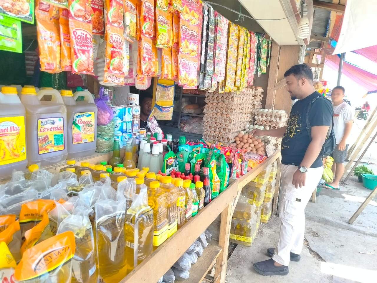 Sat Intelkam Polres Banggai Pastikan Stok Minyak Goreng Masih Aman