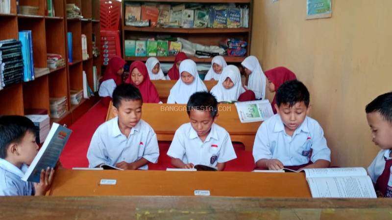  Disdikbud Banggai Wajibkan Siswa Membaca 30 Menit di Sekolah dan 1 Jam di Rumah