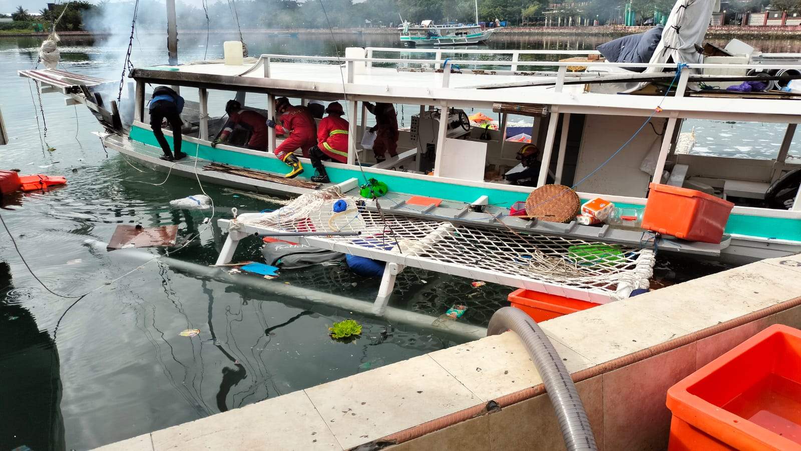  Kapal KM Tokitoki 01 Meledak dan Terbakar di Teluk Lalong, 3 ABK Luka Bakar
